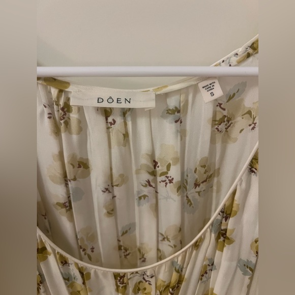 Doen Florencia Dress in frolicking floral - Picture 6 of 7